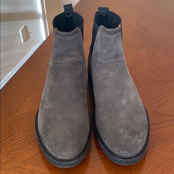 Shoes - Picture 2 of 5